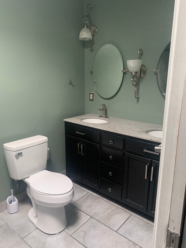 Primary Photo - 8658 N Avenida Amatista