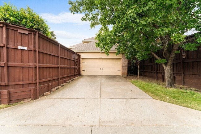 Building Photo - 3312 Westover Dr