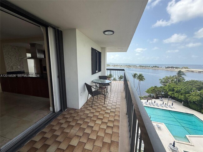 Building Photo - 2333 Brickell Ave