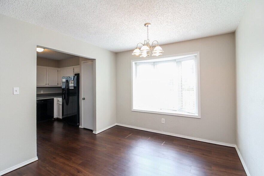 Building Photo - 6419 Twin Spruce Ct