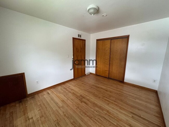 Building Photo - 4201 Rocky River Dr