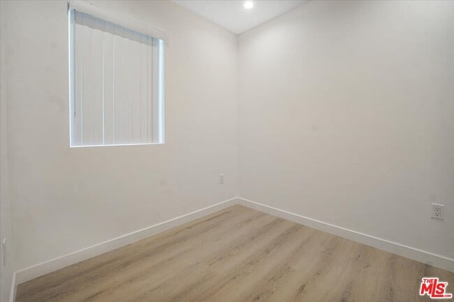 Building Photo - 10918 Camarillo St