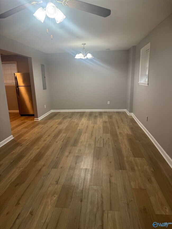 Building Photo - 3218 Uvalde Ln NW