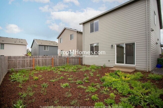 Building Photo - Modern Three Bedroom in Gresham's Newest Community!