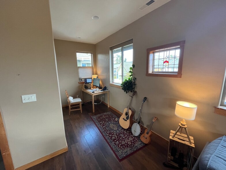 Building Photo - 3107 Dana Ln