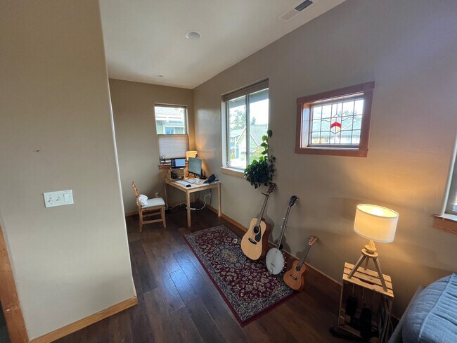 Building Photo - 3107 Dana Ln