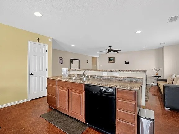 Building Photo - Comfy 4-Bed Midland Home with all appliances, backyard, attached garage, 6 min to grocery store