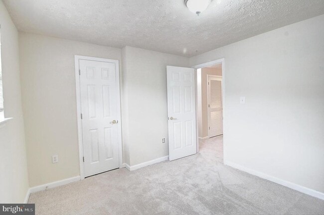 Building Photo - 7127 Ladd Cir