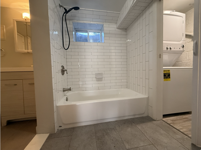 Basement Full Bathroom - 2803 Keating St