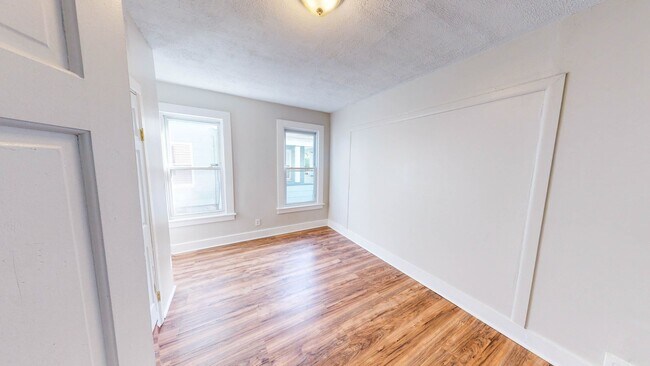 Building Photo - Beautiful Beaver Hills Single Family | Ava...