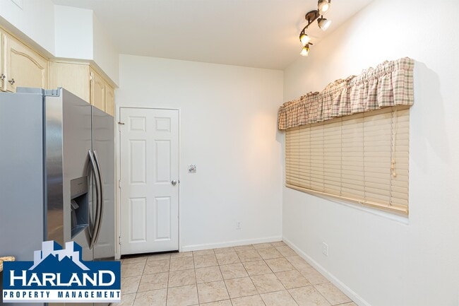 Building Photo - 3882 Creststone Pl
