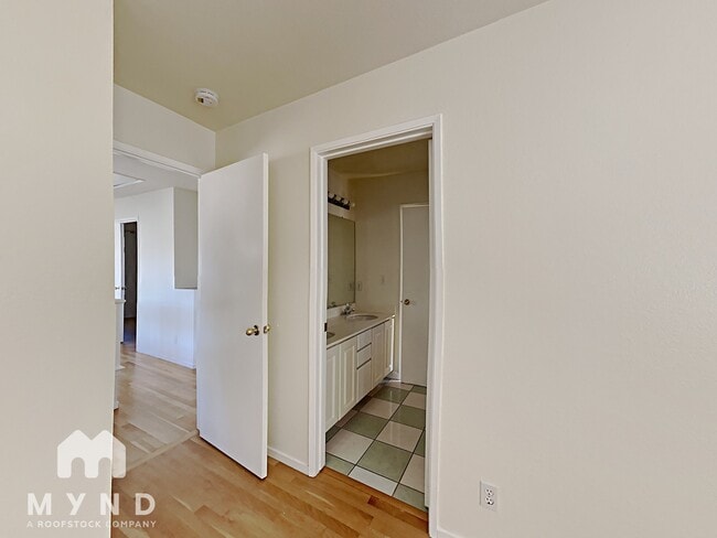 Building Photo - 38830 Garibaldi Common