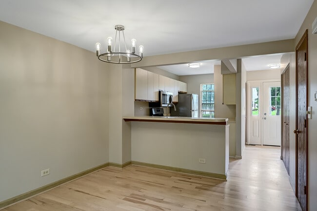 Building Photo - 30 Peach tree Ln