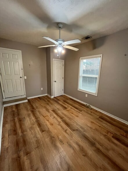 Building Photo - 6044 Cordova Rd