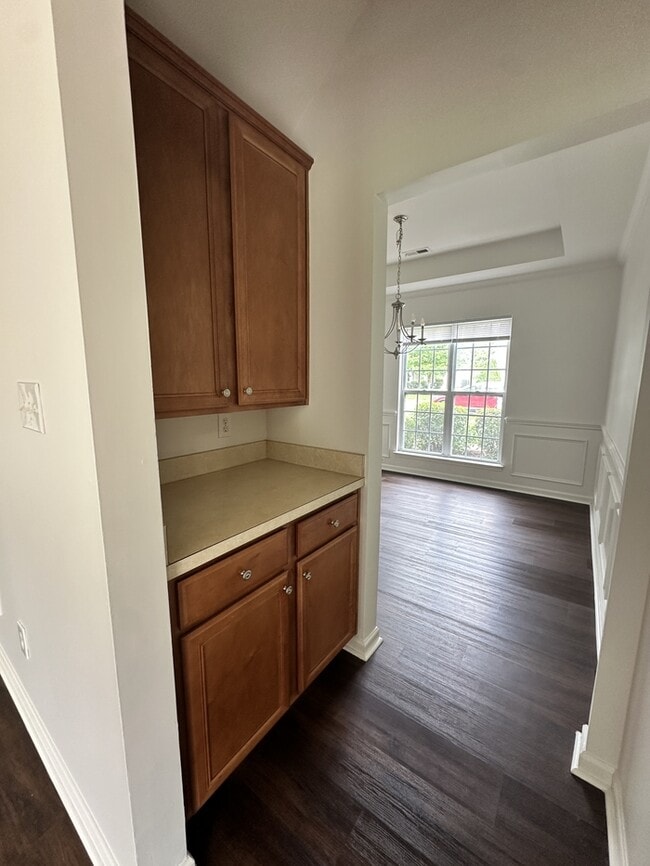 Building Photo - Spacious 5-Bedroom Home for Rent in The Pointe at Oakdale