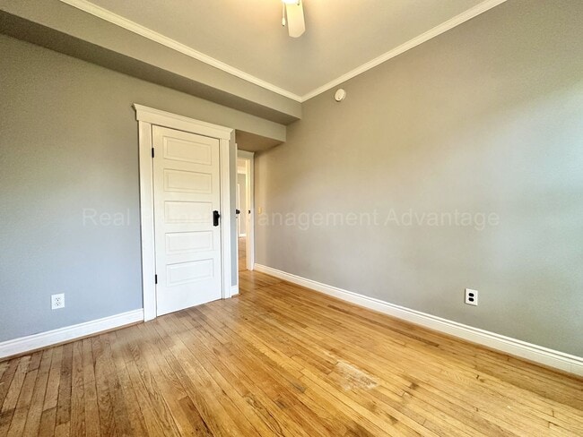 Building Photo - 4 Bedrooms, Endless Charm and Steps from D...