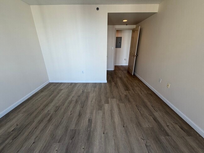 Building Photo - 8 Museum Way