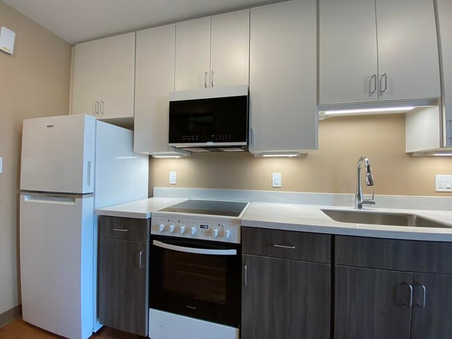 Building Photo - 83 Hanover St