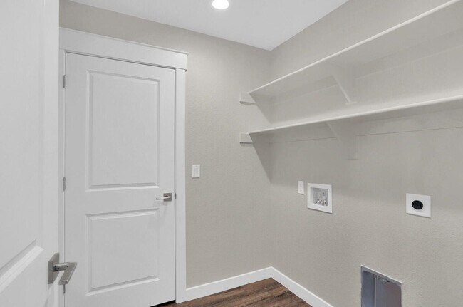 Building Photo - 3798 Venice Grove