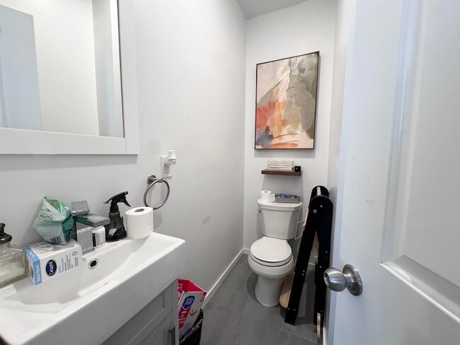 Building Photo - 156 Van Horne St