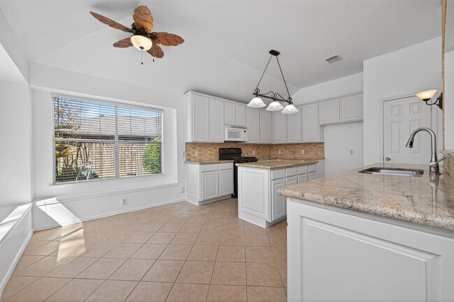 Building Photo - 15619 Winding Valley Dr