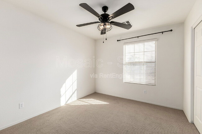 Building Photo - 2656 E Boston St