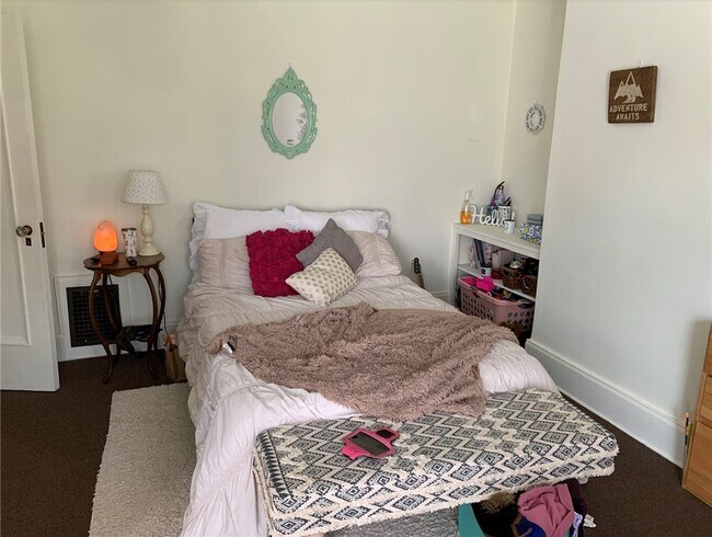 Building Photo - 57 Calumet St