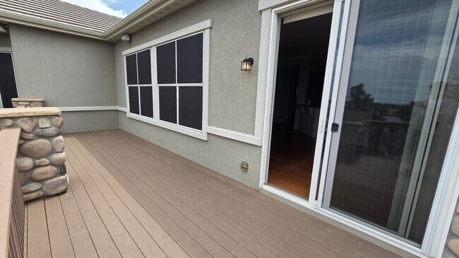 Building Photo - 4 Bedroom 3 Bath Plus Study/Office - Amazing Views! 55+ Only
