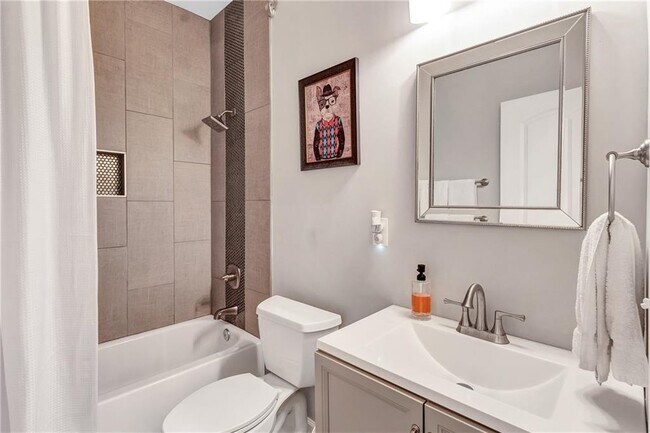 Building Photo - 2418 Bollingbrook Dr SW