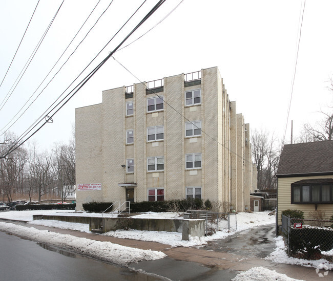 Building Photo - Windsor Oaks Apartments