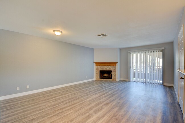 Building Photo - SUNSET BAY CONDO Two bed/ Two bath condo l...