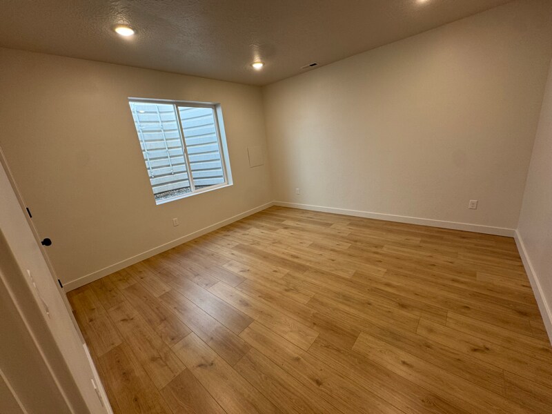 Building Photo - 3082 Lone Pine St