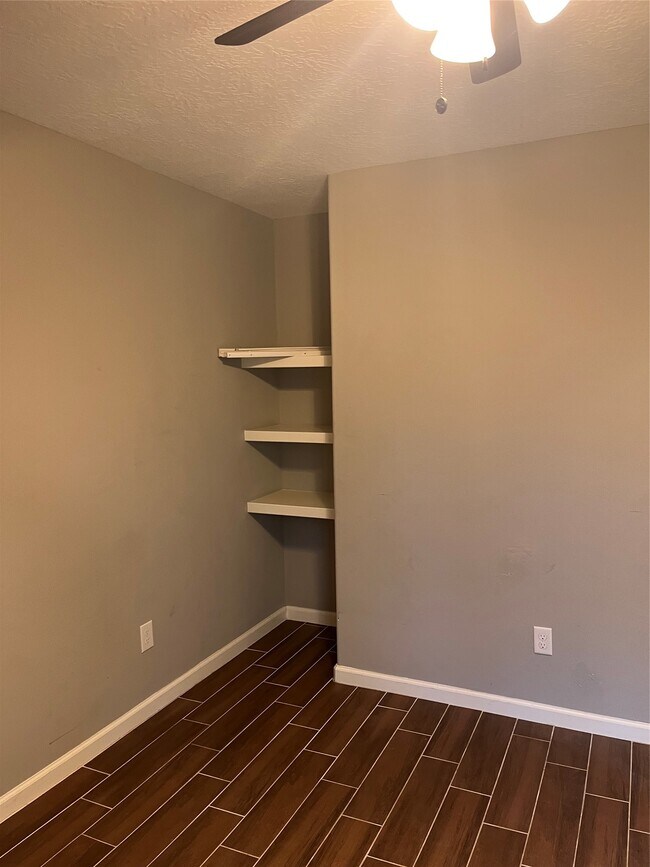 Building Photo - 18222 Bonnie Alice Dr