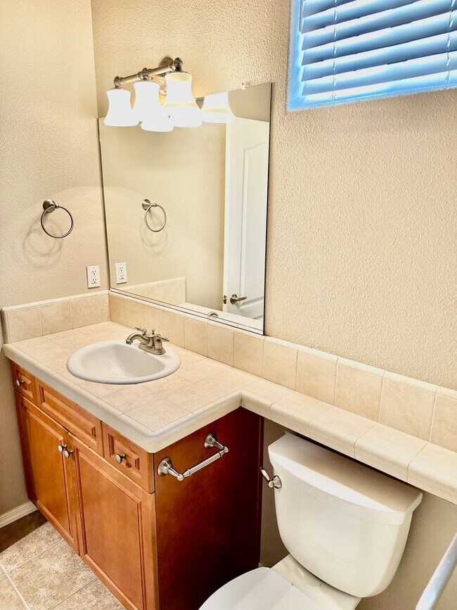 Building Photo - 4048 W Apple Tree Ln