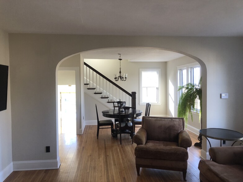 Dining - 360 144th Ave