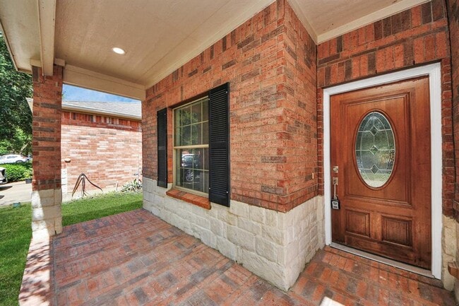 Building Photo - 23714 N Newport Bend