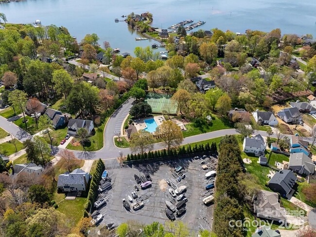 Building Photo - 131 Ashford Hollow Ln