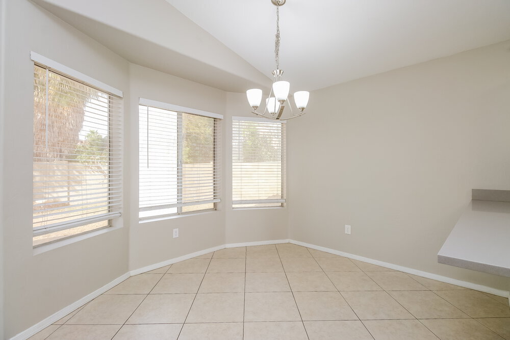 Building Photo - 1042 N Blackbird Dr