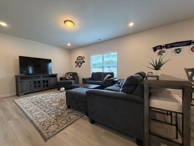 Building Photo - 26 Busby Dr SE
