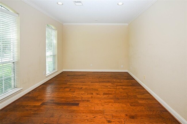 Building Photo - 8707 Westbrook Forest Dr