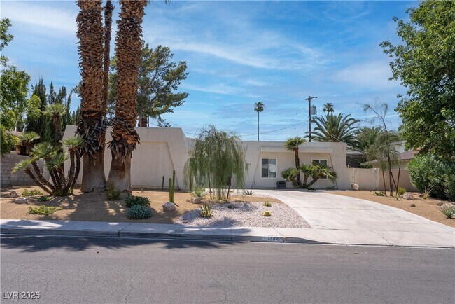 Primary Photo - 1404 Campbell Dr