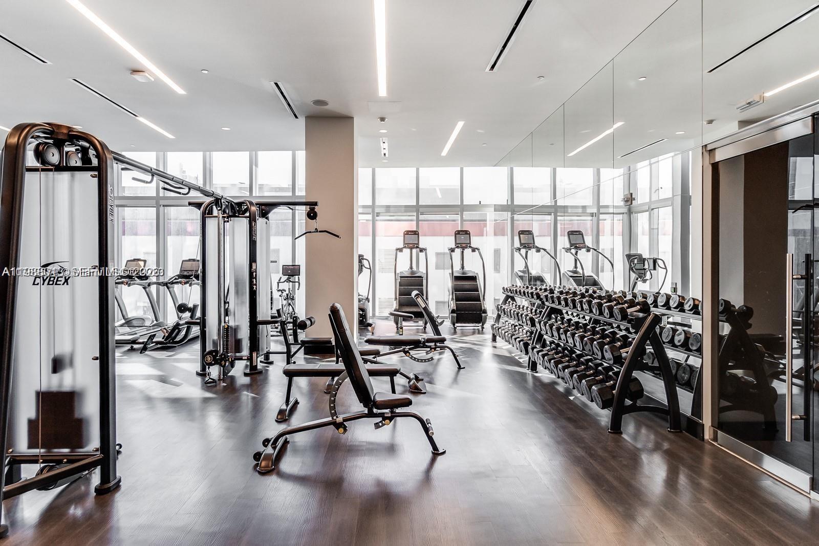 Building Photo - 16699 Collins Ave