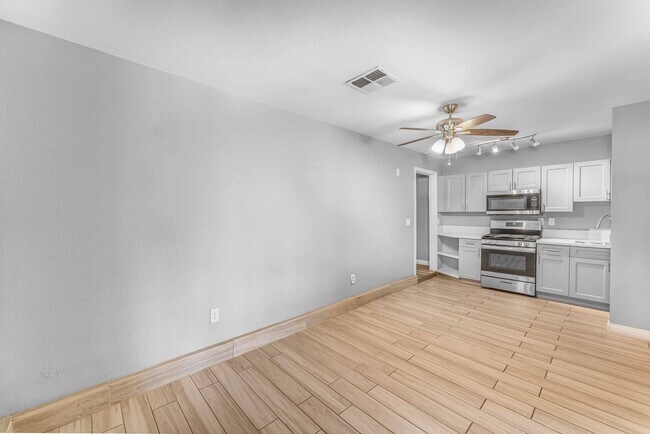 Building Photo - Welcome to your future home in the heart of Las Vegas!