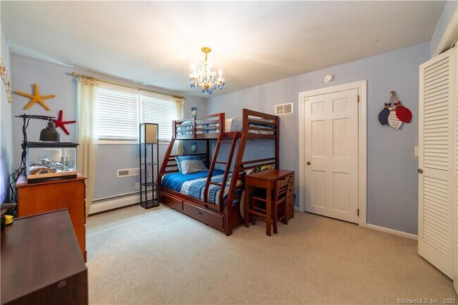 Building Photo - 36 Old Johnson Ln