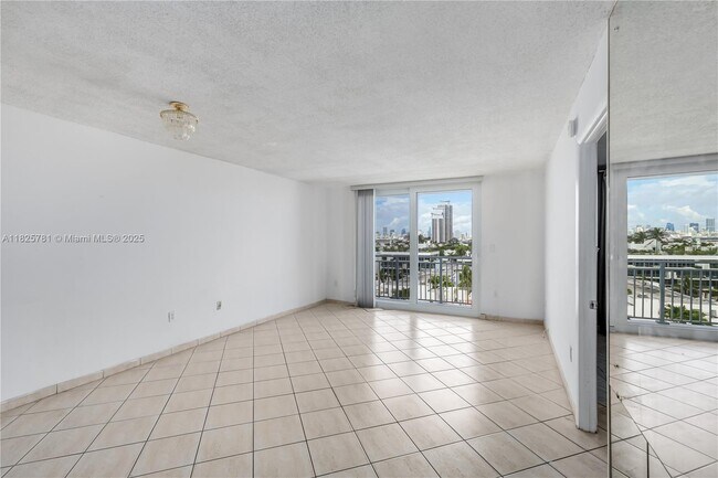 Building Photo - 345 Ocean Dr
