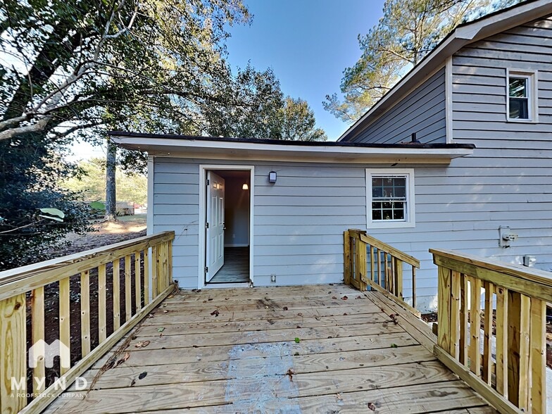 Building Photo - 82 Brenda Ln