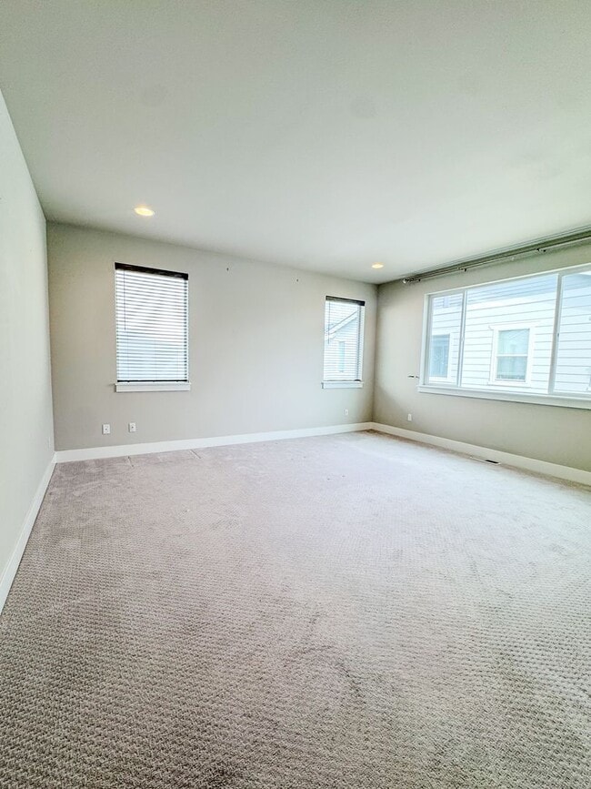 Building Photo - New 4 bed with bedroom and bath on main floor