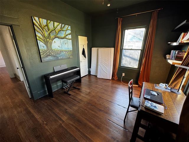 Building Photo - 1802 Seevers Ave