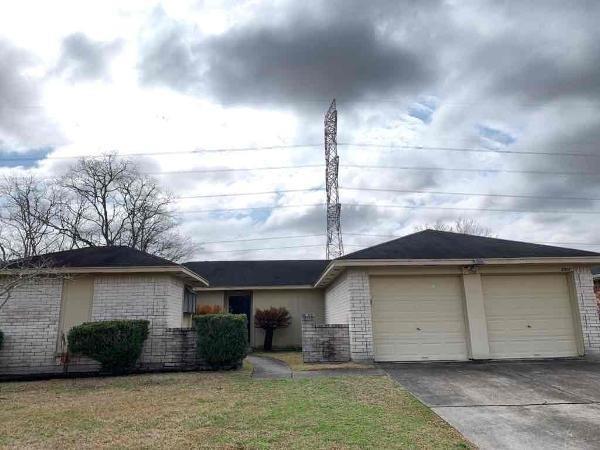 Building Photo - 2507 Ironclad Dr