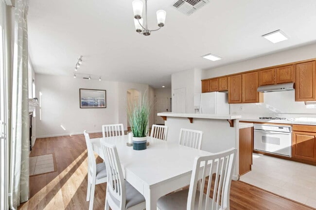 Building Photo - 3622 Arroyo Ave